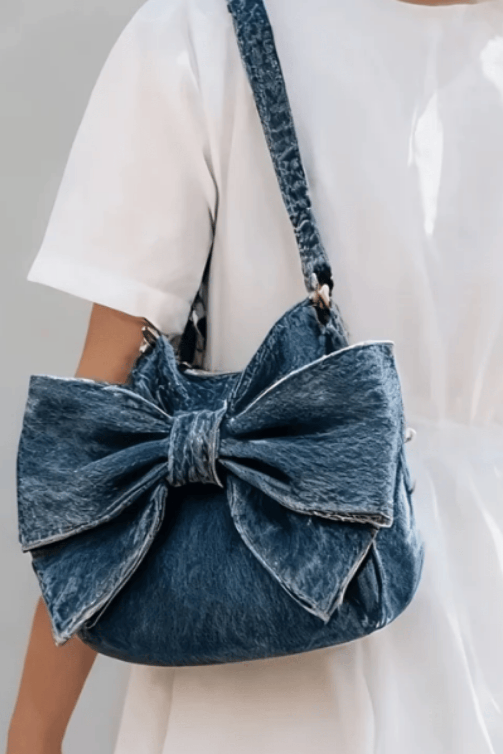 Anika | Retro Bow Bag